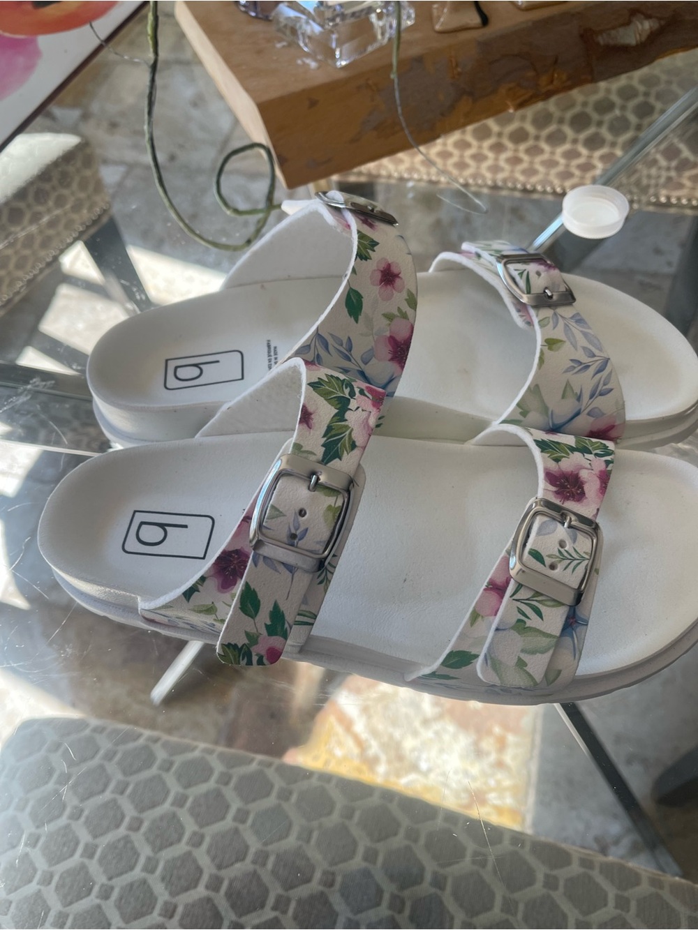 Women's Floral Double-Buckle Sandals in White and Pink